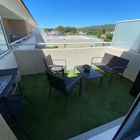 Studio Brignoles Piscine Emplacement Ideal Exterior photo