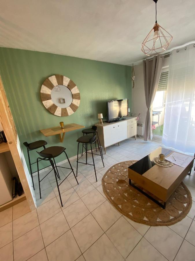 Studio Brignoles Piscine Emplacement Ideal Exterior photo